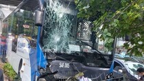 Transjakarta Kecelakaan di Halte Raden Inten