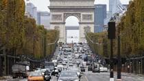 Belum Siap, Paris Tunda Larangan Mobil Pribadi Masuk Kota