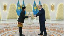 Fadjroel Rachman Serahkan Surat Kepercayaan kepada Presiden Kazakhstan