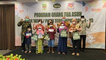 Jababeka dan Dinsos Bekasi Berikan Santunan untuk Yatim Piatu Korban Covid-19