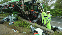 Bus Jatuh ke Selokan di Bangladesh, 19 Orang Tewas