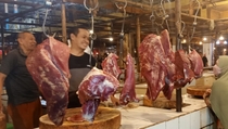 Warga Tangerang Gembira Pedagang Daging Kembali Jualan
