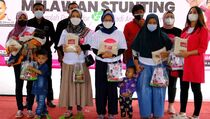 Bersama Warga Cimahi, Relawan Puan Maharani Bergerak Melawan Stunting