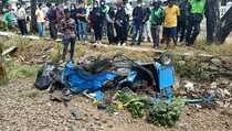 Bajaj Tertabrak KRL di Bekasi, 2 Orang Tewas