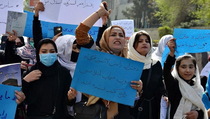 Taliban Larang Wanita Tanpa Pendamping Naik Pesawat