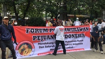 Sejumlah Massa Mulai Berkumpul di Jalan Medan Merdeka Selatan