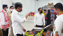 Jokowi Salurkan BLT Minyak Goreng dan Modal Kerja di Sumenep