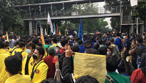 Demo 21 April, Mahasiswa Penuhi Kawasan Patung Kuda