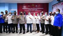 Ribuan Paket Sembako dari Kapolri Disalurkan kepada Buruh di Jakarta