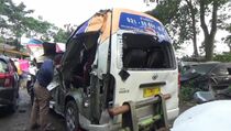 Travel Tabrak Truk di Tol Cipularang, Dua Meninggal