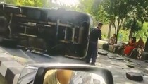Bus Rombongan Pelayat Terguling di Sleman, 1 Tewas dan 26 Terluka