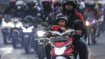 H-4 Lebaran, Pemudik Motor Padati Jalur Pantura Cirebon