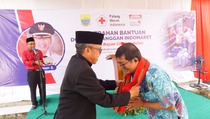 Pelanggan Indomaret Bangun Fasilitas Kebersihan MTs di Cianjur