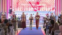 Gelar Fashion Show, Wignyo Rahadi Angkat Pesona Tenun Cual