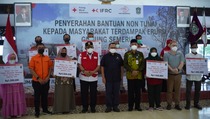 PMI Ajak Pos Indonesia Serahkan Bantuan untuk Korban Erupsi Semeru