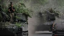 NATO Gelar Pertemuan Bahas Tambah Senjata ke Ukraina