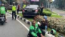 Serangan Jantung, Pengemudi Mercedes Benz Tabrak Ojol