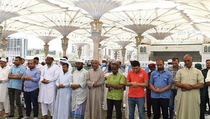 Payung Elektrik Jaga Kesejukan Suhu di Masjid Nabawi