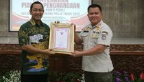 Bentuk Satpol PP Humanis, Hendrar Prihadi Raih Penghargaan dari Mendagri