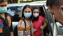 Ini Tampang Medina Zein Saat Mengenakan Rompi Tahanan