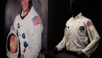 Jaket Astronaut Buzz Aldrin Dilelang hingga Rp 30 Miliar