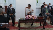 Menlu Retno Temui 62 WNI Korban Penyekapan di Kamboja