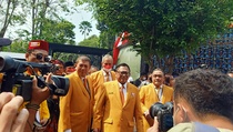 Tampilkan Budaya Nusantara, OSO Pimpin Pendaftaran Hanura