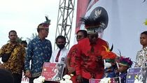 Pemkab Biak Beri Penghargaan Perempuan Papua yang Punya Anak Banyak