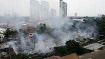 Kebakaran di Simprug, 24 Mobil Pemadam Kebakaran Dikerahkan