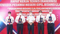 Ditjen Hubdat Beri Penghargaan untuk PPNS Berprestasi