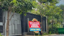 Karangan Bunga Terlihat di Rumah Pribadi Ferdy Sambo
