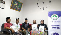 Santri Dukung Ganjar Banten Sumbangkan Sembako ke 3 Ponpes