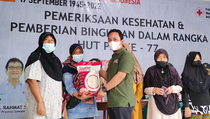 HUT Ke-77, PMI Sumut Serahkan Bantuan Paket Sembako