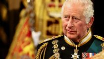 Dapat Warisan Ratu Elizabeth Bebas Pajak, Charles Tuai Kecaman