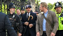 David Beckham Ikut Antrean untuk Beri Penghormatan ke Ratu