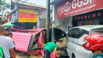 Minibus Tabrak Angkot di Sukabumi, Tiga Korban Tewas