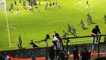 Tragedi Kanjuruhan, Security Klaim Pintu Stadion Tak Ditutup