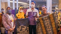 Menperin: Pakai Batik Bisa Memperkokoh Ekonomi Indonesia