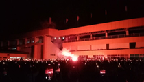 Tragedi Kanjuruhan, Suporter Barito Putera Nyalakan Lilin