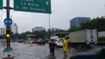 Hujan Deras, Sejumlah Ruas Jalan di Jakarta Terendam Banjir