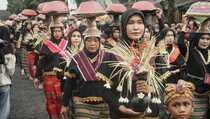 Ritual Betetulak Akhiri Pesona Budaya Pengadangan V