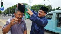 Hari Santri Nasional, Imam Ratrioso Bagikan 1.000 Peci Hitam