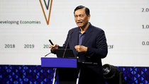 Bantah Informasi JK soal Pekerja Nikel dari Tiongkok, Luhut: Pergi Lihat