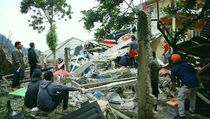 Gempa Cianjur, Pencarian dan Evakuasi Korban Longsor Dilanjutkan Pagi Ini