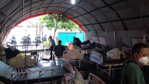 Hujan Deras, Tenda Korban Gempa Cianjur di RSUD Sayang Tergenang Banjir