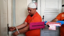 Rizky Noviyandi Bacok Lagi Anak Kandungnya yang Sudah Tewas