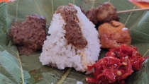 Menikmati Nasi Jamblang, Kuliner Khas Kota Cirebon
