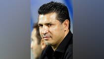 Pesawat Bawa Keluarga Legenda Sepak Bola Ali Daei Dicegah Tinggalkan Iran