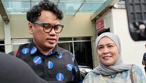 Demi Nyaleg Pakai Nama Beken, Uya Kuya Datangi Pengadilan