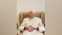 Vatikan Sebut Mantan Paus Benediktus dalam Kondisi Stabil